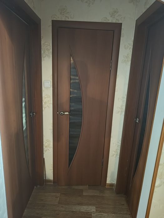Продам меж комнатные двери 4шт