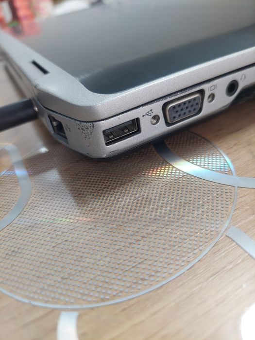 Лаптоп DELL работещ