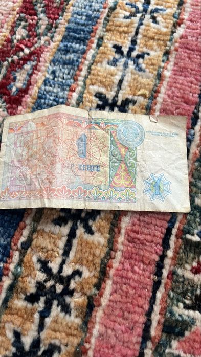 Продаю 1 тенге 1993года