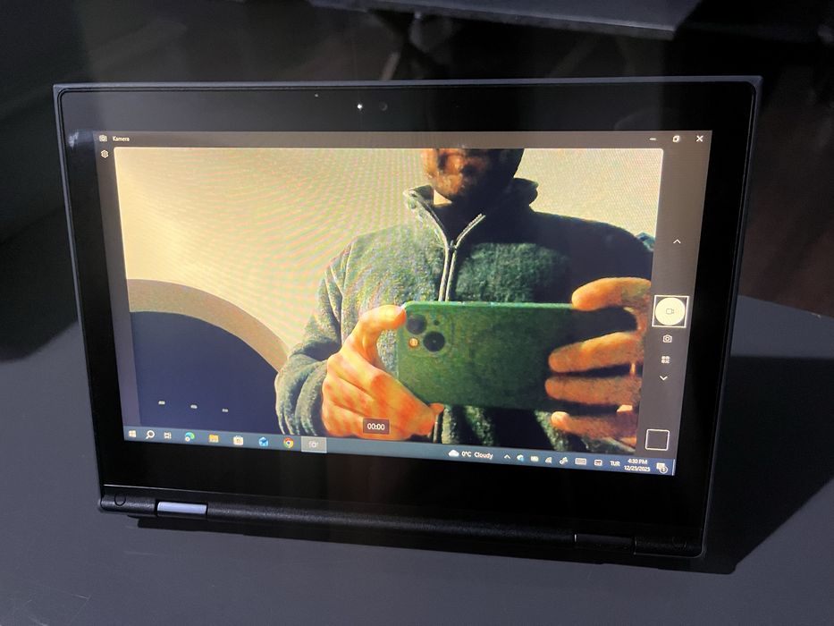 Calculator Lenovo cu ecran tactil ca nou