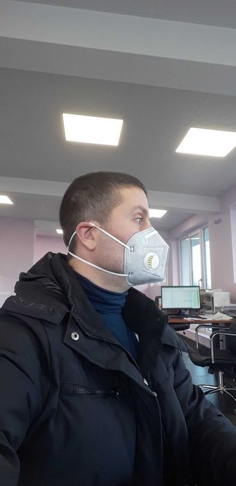 Маски с активен въглен и клапа