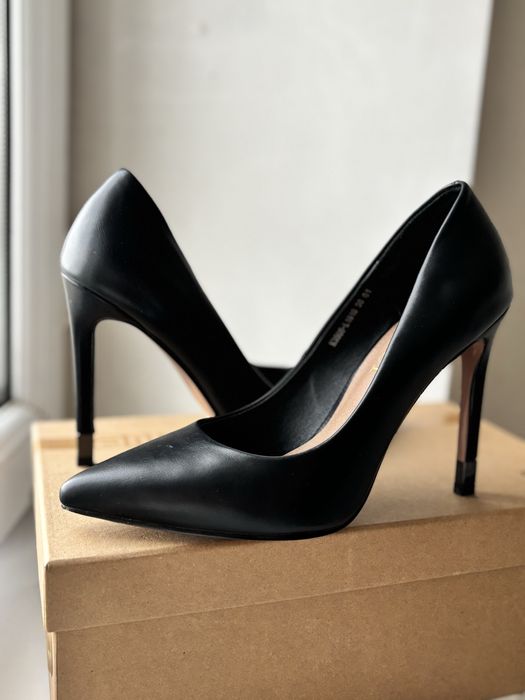 Женская одежда, обувь