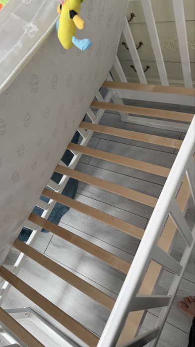 Продам детскую кроватку