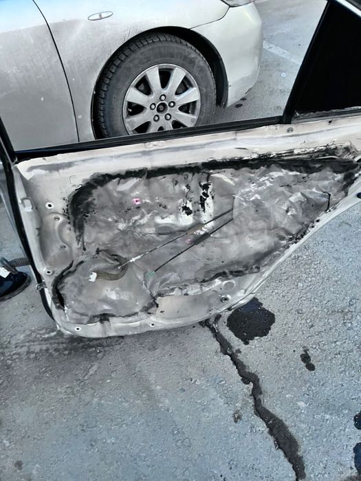 Задний дверь тойота 40 серебро