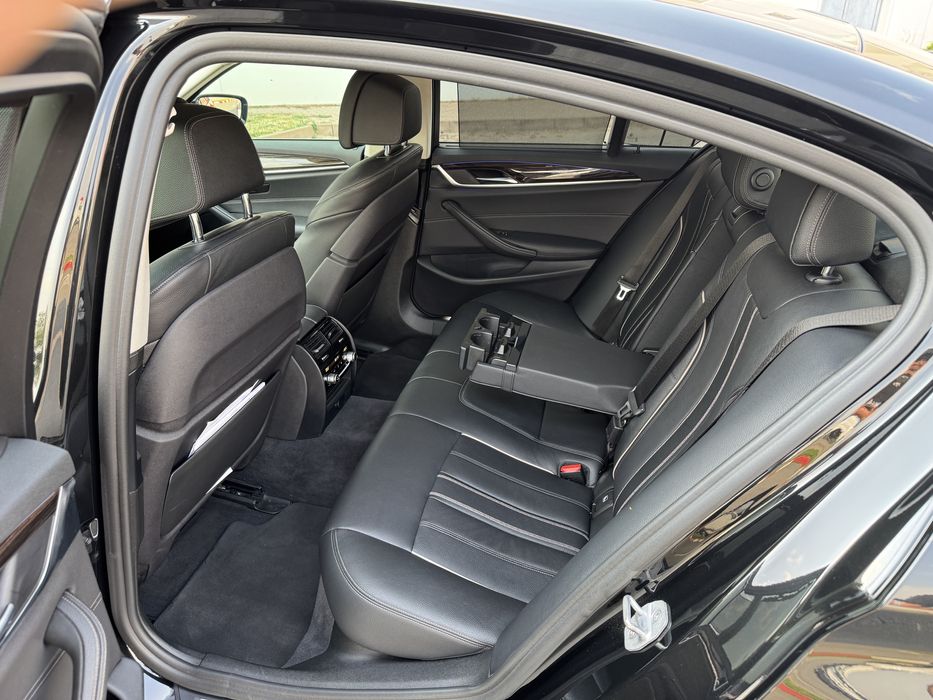 Bmw seria 5  530e  252cp