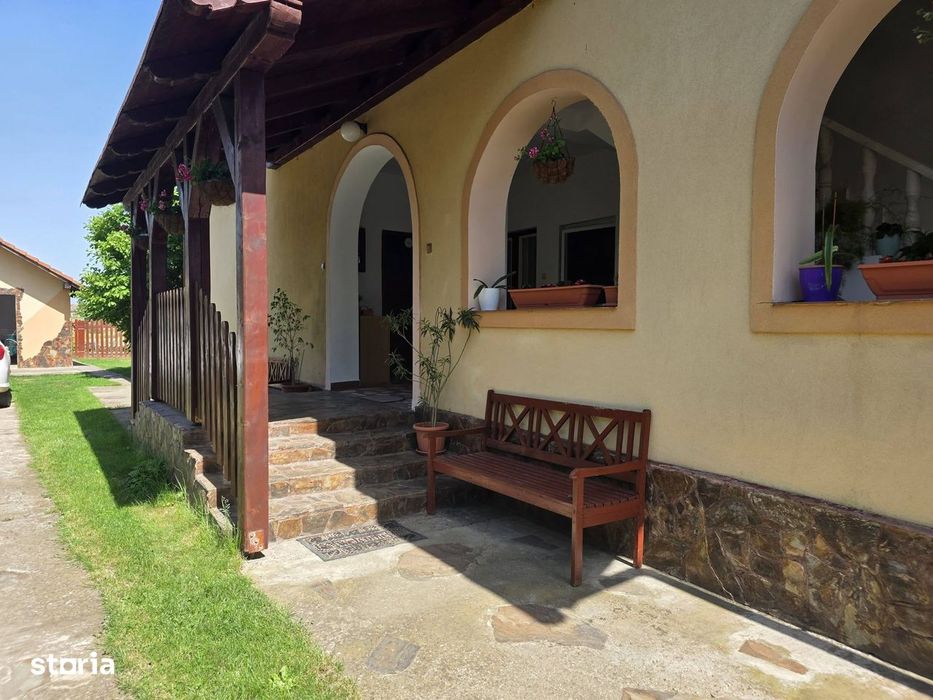 De vânzare casă deosebită situată în  Santăul Mic