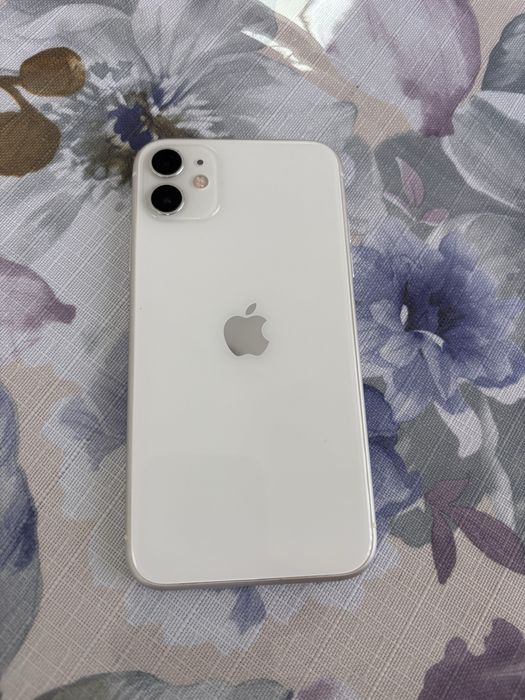 Продам IPhone 11, 64 гб в идеале