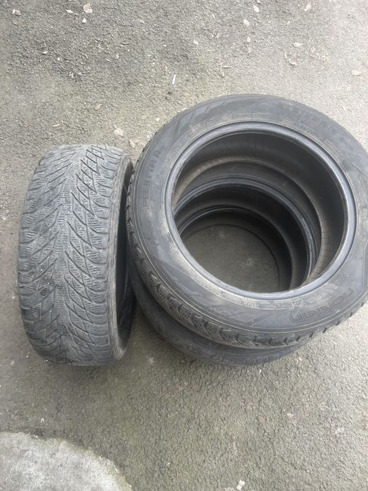 Продам шины R16 NOKIAN