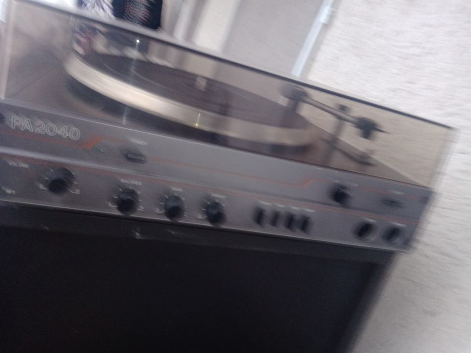 Pick-up Unitra PA 2040 funcțional cu doza bună. Amplificare.fara boxe