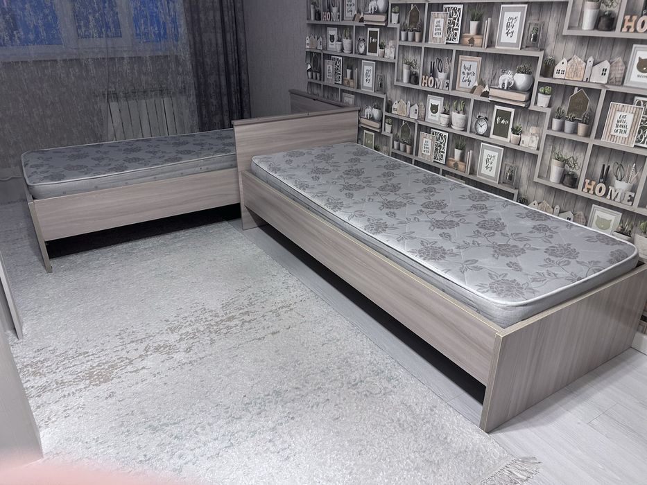 Продаётся 2 кровати,и 2 матраса