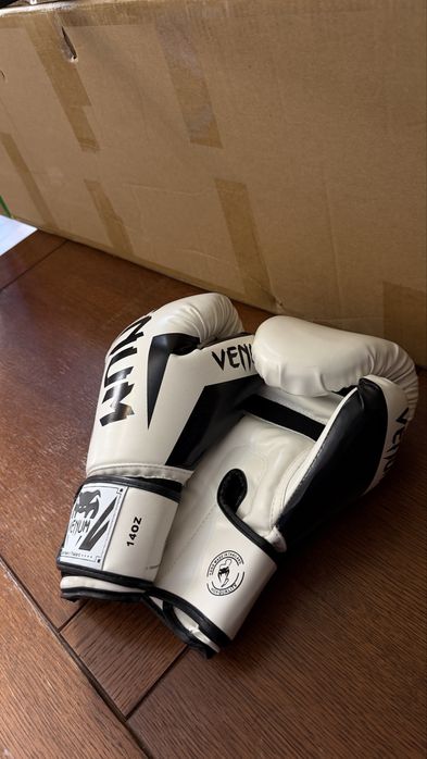 Manusi de box Venum