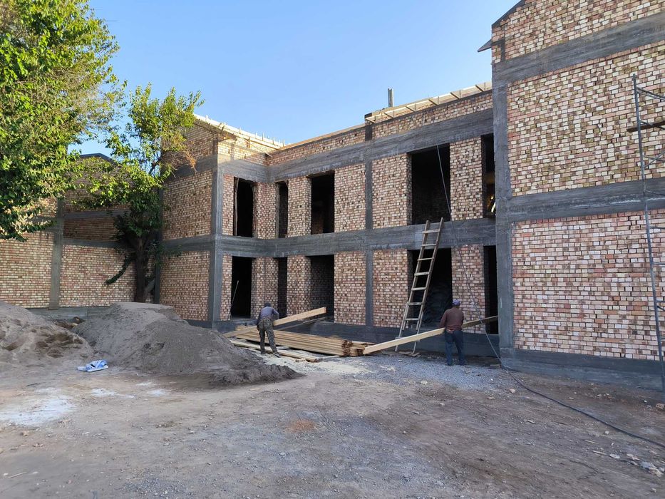 Продаются коттеджи в городке «Hi-Tech Village» в Кибрайском районе.