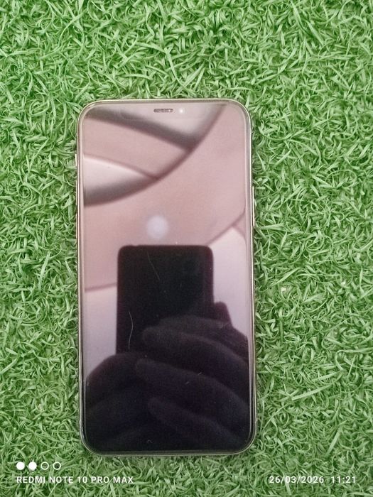 Iphone 11 pro sotiladi gold