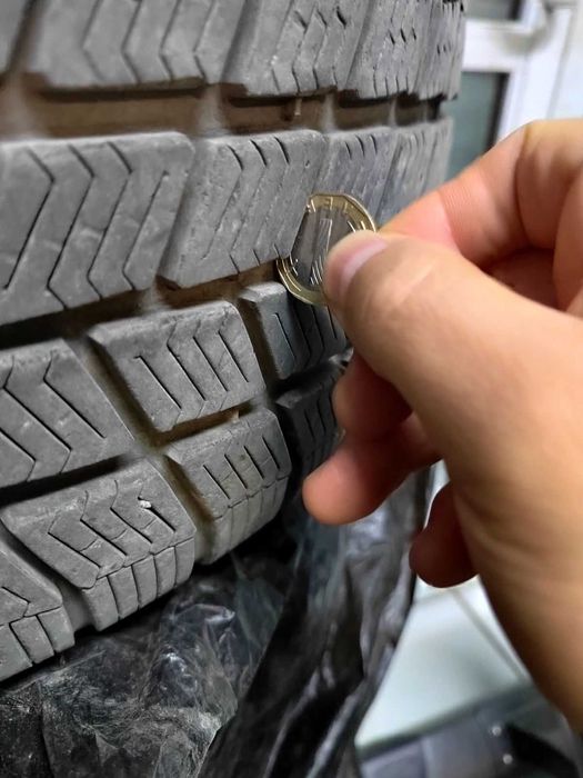 Зимни гуми с джанти 205/55/R16 от Тойота Авенсис 2007 г