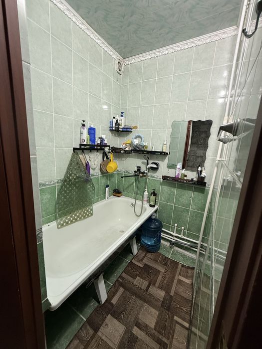 Продам четырехкомнатую квартиру