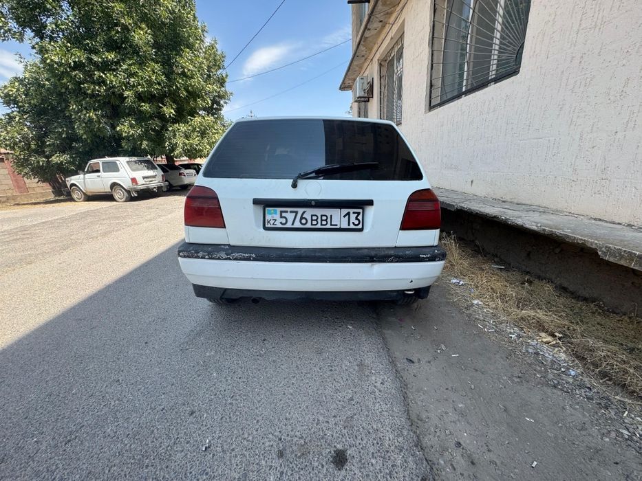 Голф 3   1.8 автомат