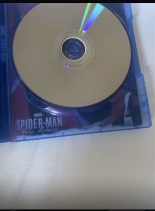 Vand 2 jocuri de ps4 SPIDER-MAN SI GTA5 PREMIUM