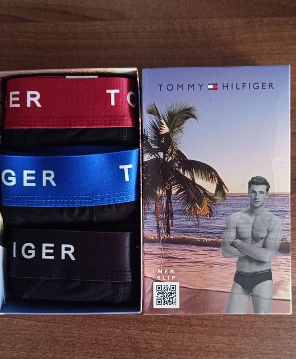 Set 3 perechi chiloti diverse branduri Tommy Lacoste Hugo CK