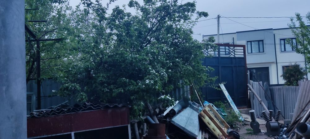 Янгиобод дахаси 1.5 сотх, 2 этаж  Уй 5 хона