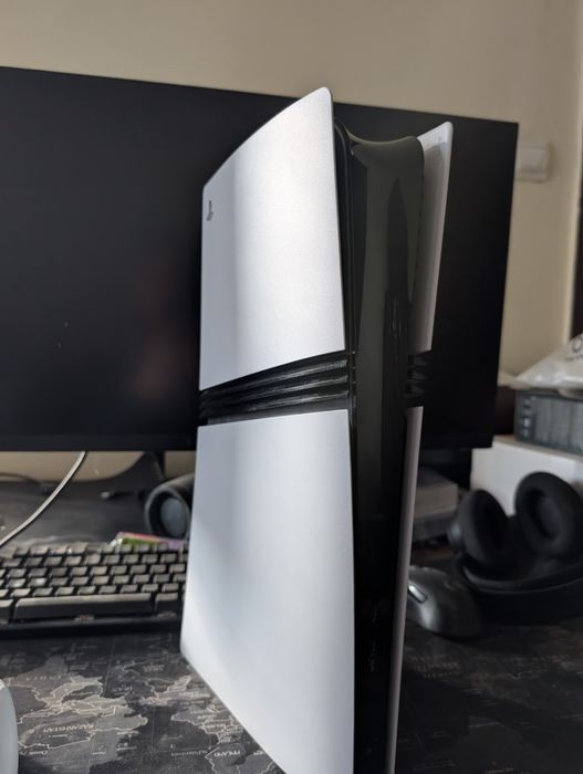 Vând PlayStation 5 pro cu garanție extinsă 2 ani