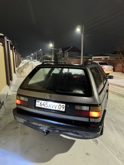 Volkswagen Passat универсал 1.8/1990/ Авто продам пассат