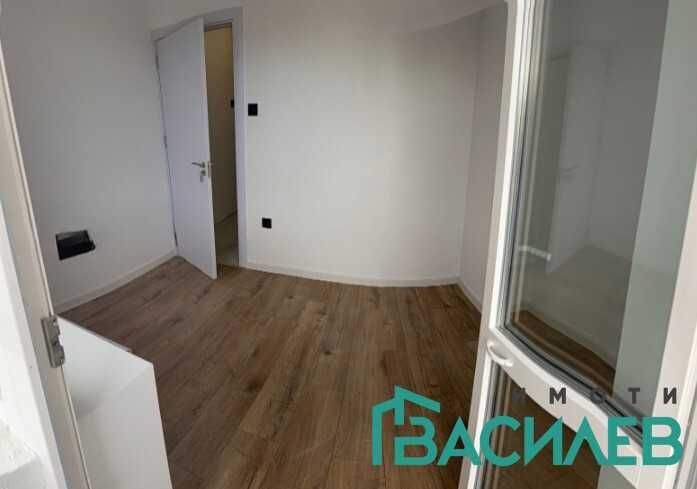 Продава се Тристаен апартамент в София, Център - 61 кв.м за 1489 €/кв.м - Снимка #3