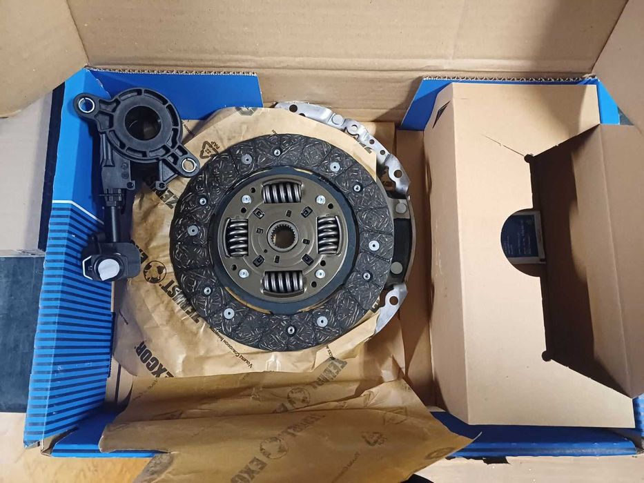 Комплект нов съединил SASH  с лагер помпа - Дачиа Логан  1.6 16v