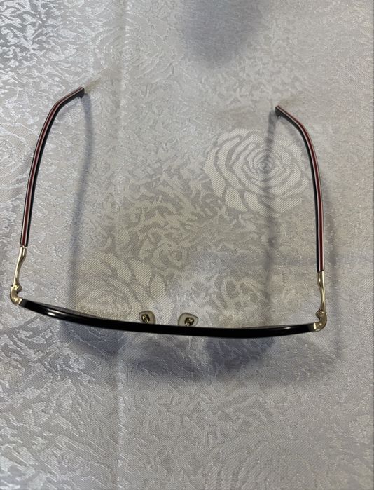 Продавам слънчеви очила carrera