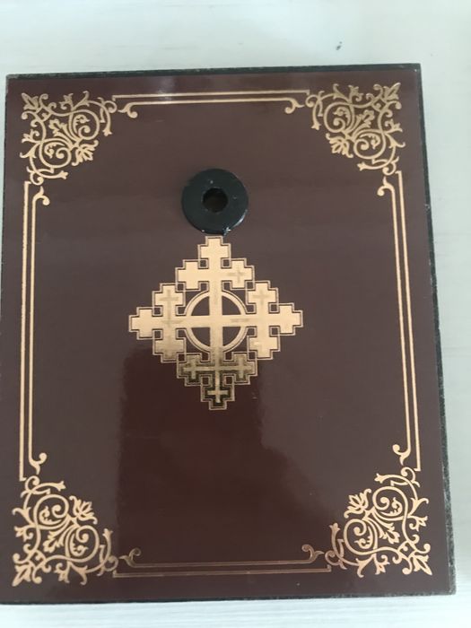 Doua icoane litografie si un crucifix pt perete