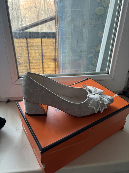 Туфли барлығы бағасы 5000