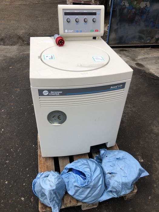 Лабораторна центрофуга