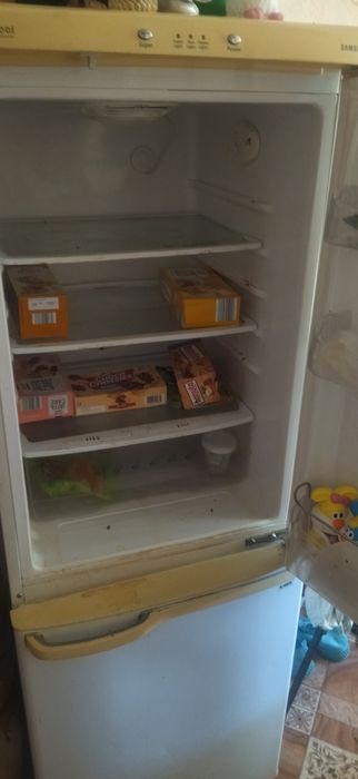 Холодильник- самсунг