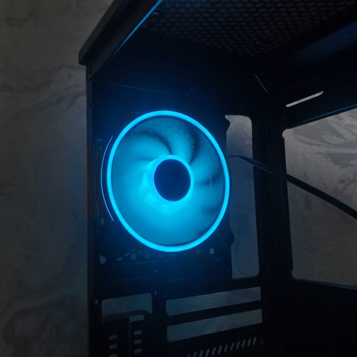 Корпус для ПК Mid-Tower, ATX / Micro-ATX / Mini-ITX