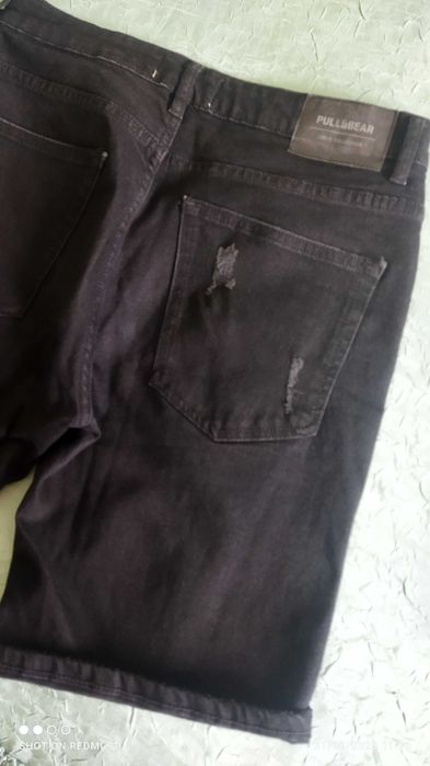Къси мъжки дънки pull/bear ,размер 42,без следи от употреба.