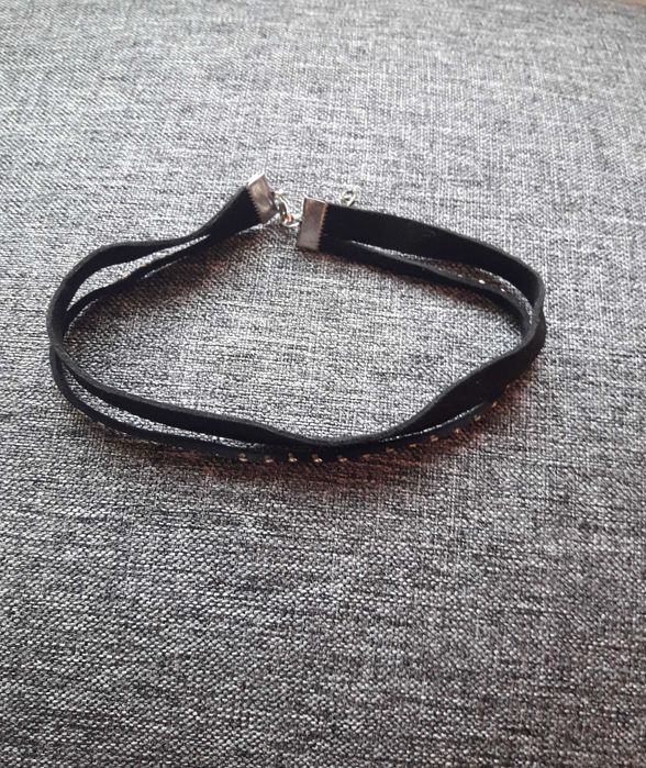 Дантелен чокър със сърце и велурен чокър с мъниста