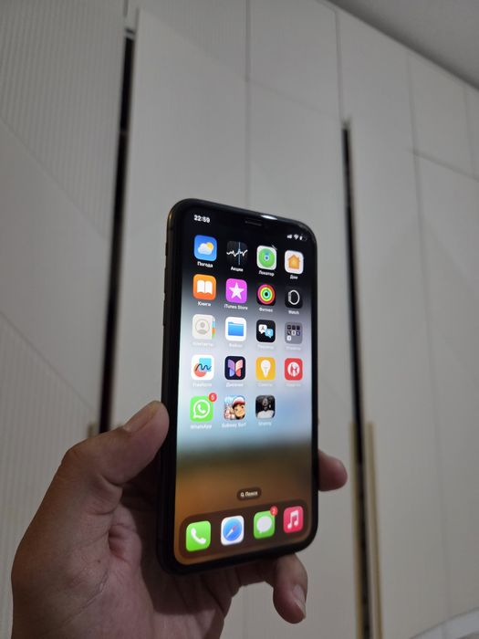 Продам iPhone 11