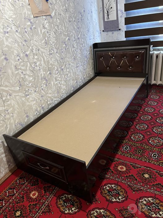 2 та шундай кровать сотилади.