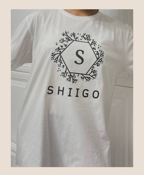 Футболка качественная  с надписью Shiigo