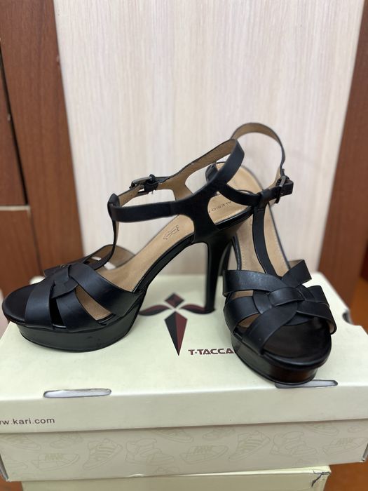 Кожанные босоножки