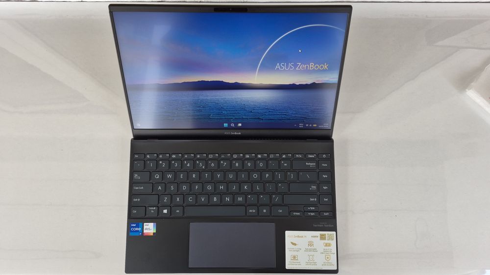 Asus ZenBook 14 UX425EA Extra Pack i7-1165G7, 16GB RAM, 1TB SSD Win 11