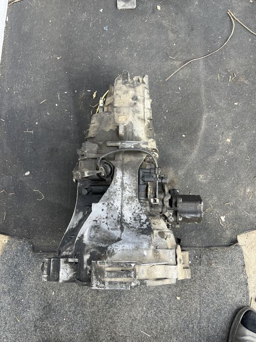 Cutie de viteze manuala 5tr Audi A4 B7 Skoda VW Passat 012301103AD