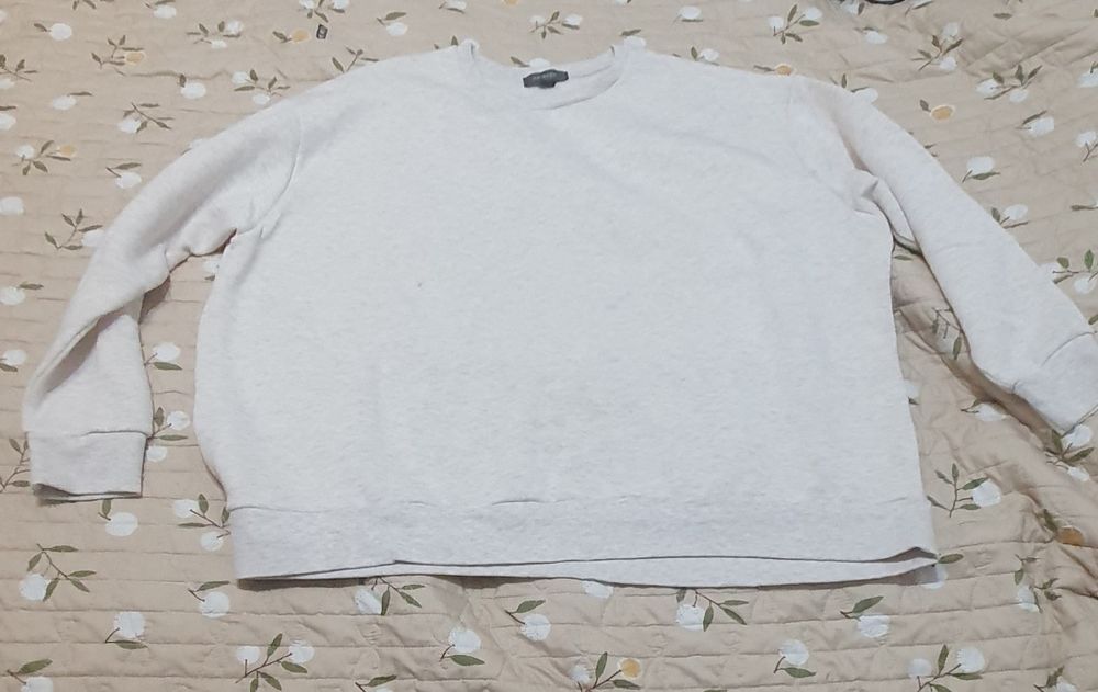 Продам новый костюм.