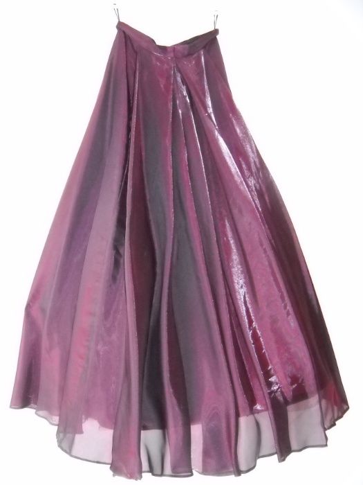 Продавам официален тоалет