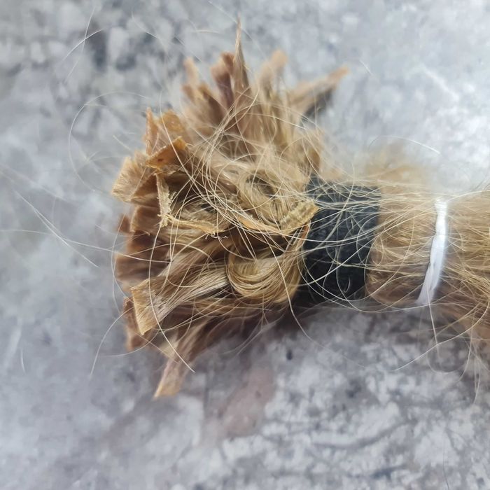 Волосы капсулированные