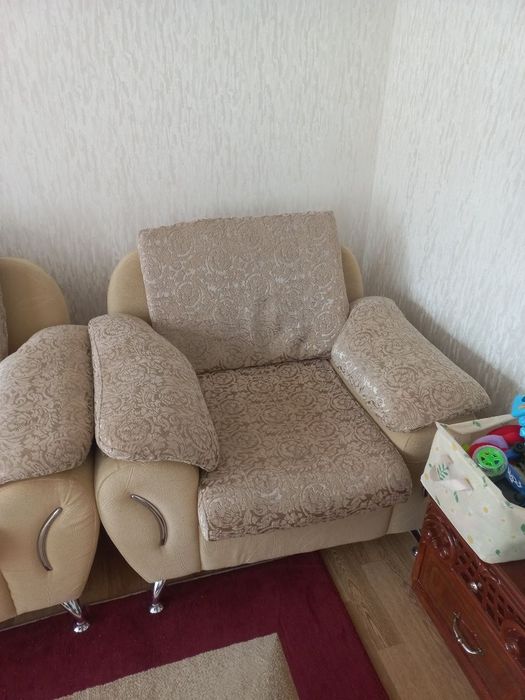 Мягкая диван креслом