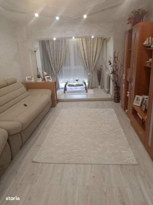 De Vanzare Apartament cu 2 camere zona Buzaului( B-uri)