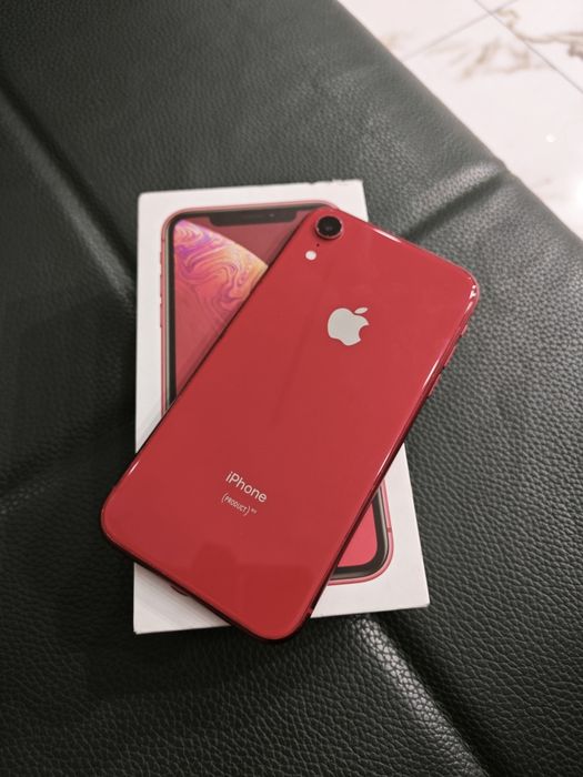 iPhone XR с коробкой, чехлом