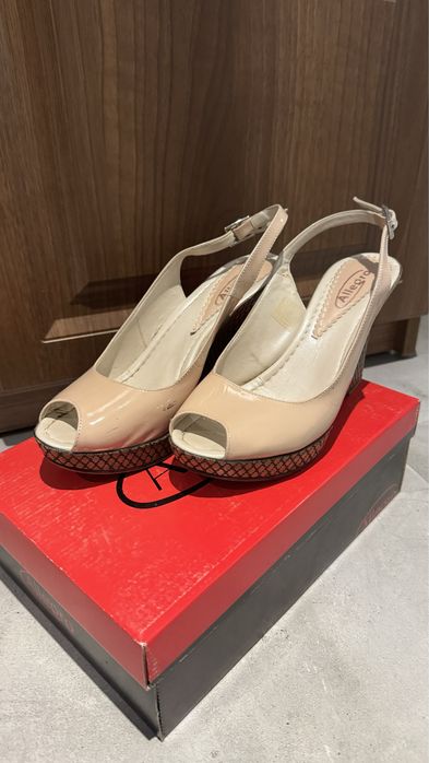 Sandale piele lacuita M39
