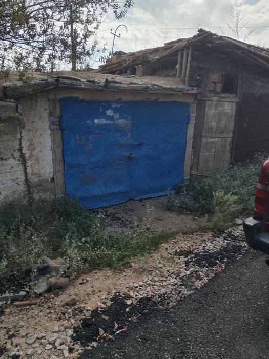 Продам гараж на низу