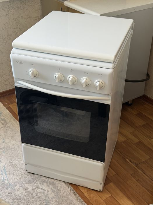 Продам б/у газовую плиту.